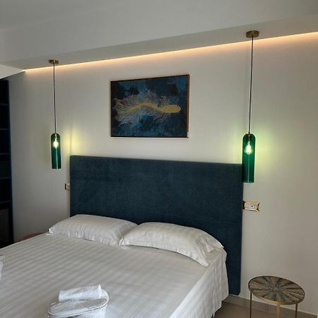 Amani Chic Rooms Olbia Kültér fotó