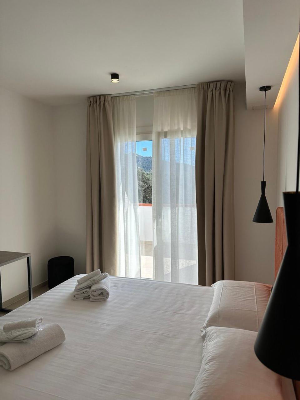 Amani Chic Rooms Olbia Kültér fotó