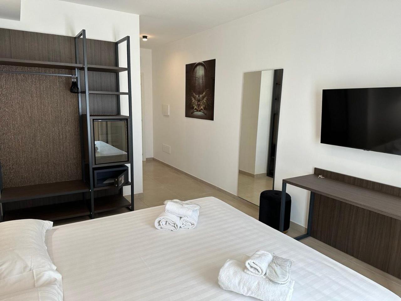 Amani Chic Rooms Olbia Kültér fotó